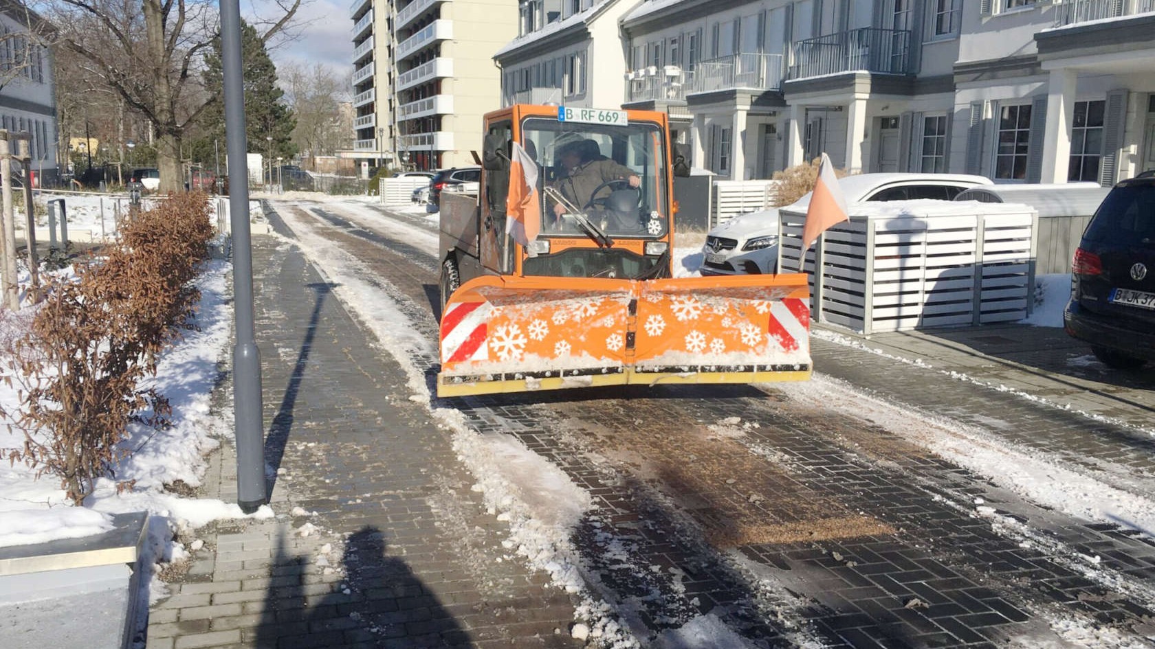 Nutzen Sie Trackfox für eine optimierte Winterdienstplanung in Berlin.