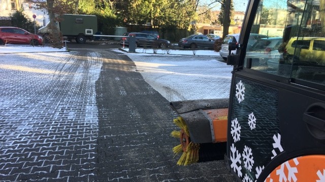 GPS Berlin bietet zuverlässige Schneeräumung und Streudienst für Ihre Sicherheit im Winter.