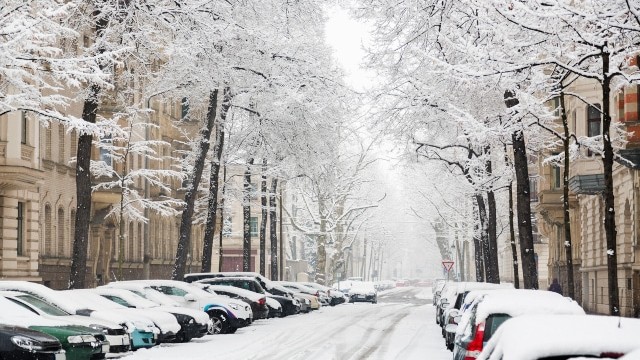 Optimierte Winterdienste mit Trackfox: Echtzeit-GPS-Tracking, Tourenverwaltung und Kommunikation für eine effiziente Auftragsabwicklung.